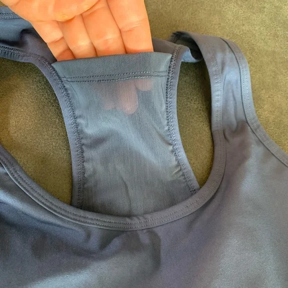 On the go medium impact sports bra - Picture 2 of 4